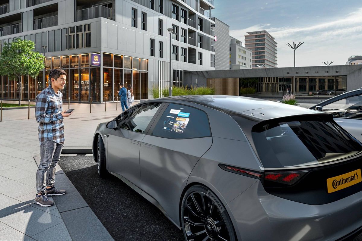 Vor dem Einsteigen kann sich der Nutzer bereits über die Entfernung zum Ziel und das Reichweitenpontenzial informieren. Foto: Continental